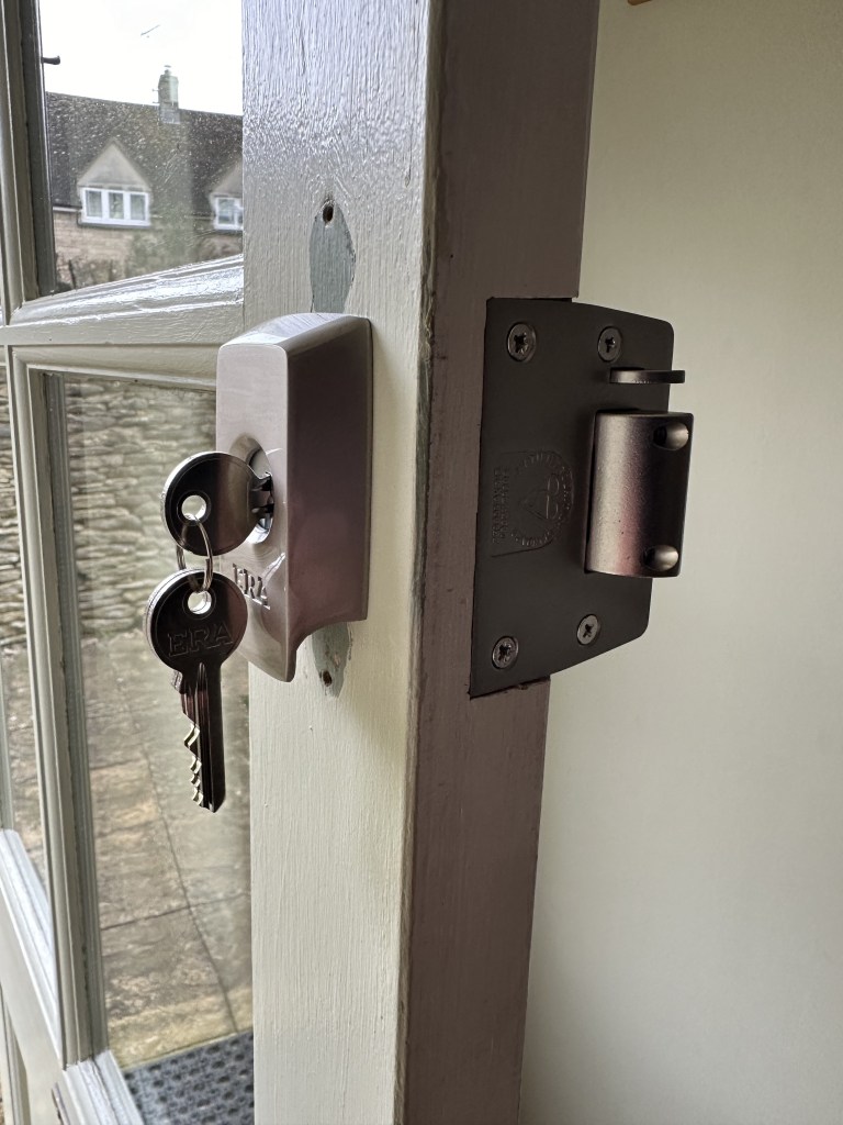 Locksmiths Cheltenham night latch installation